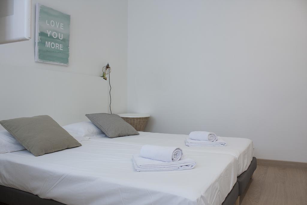 Flateli Roger 6 Apartman Barcelona Kültér fotó