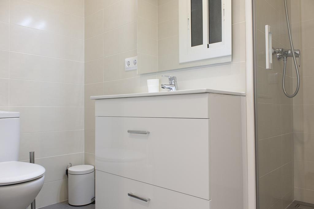 Flateli Roger 6 Apartman Barcelona Kültér fotó