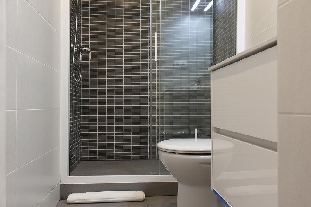 Flateli Roger 6 Apartman Barcelona Kültér fotó
