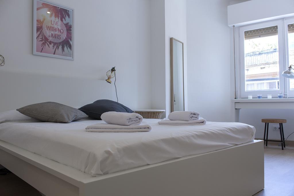 Flateli Roger 6 Apartman Barcelona Kültér fotó
